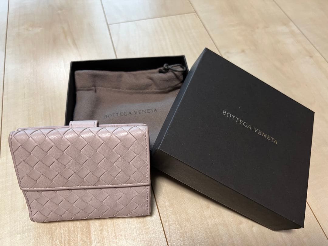 【美品】BOTTEGA VENETA ボッテガヴェネタ　2つ折り財布　薄いピンク