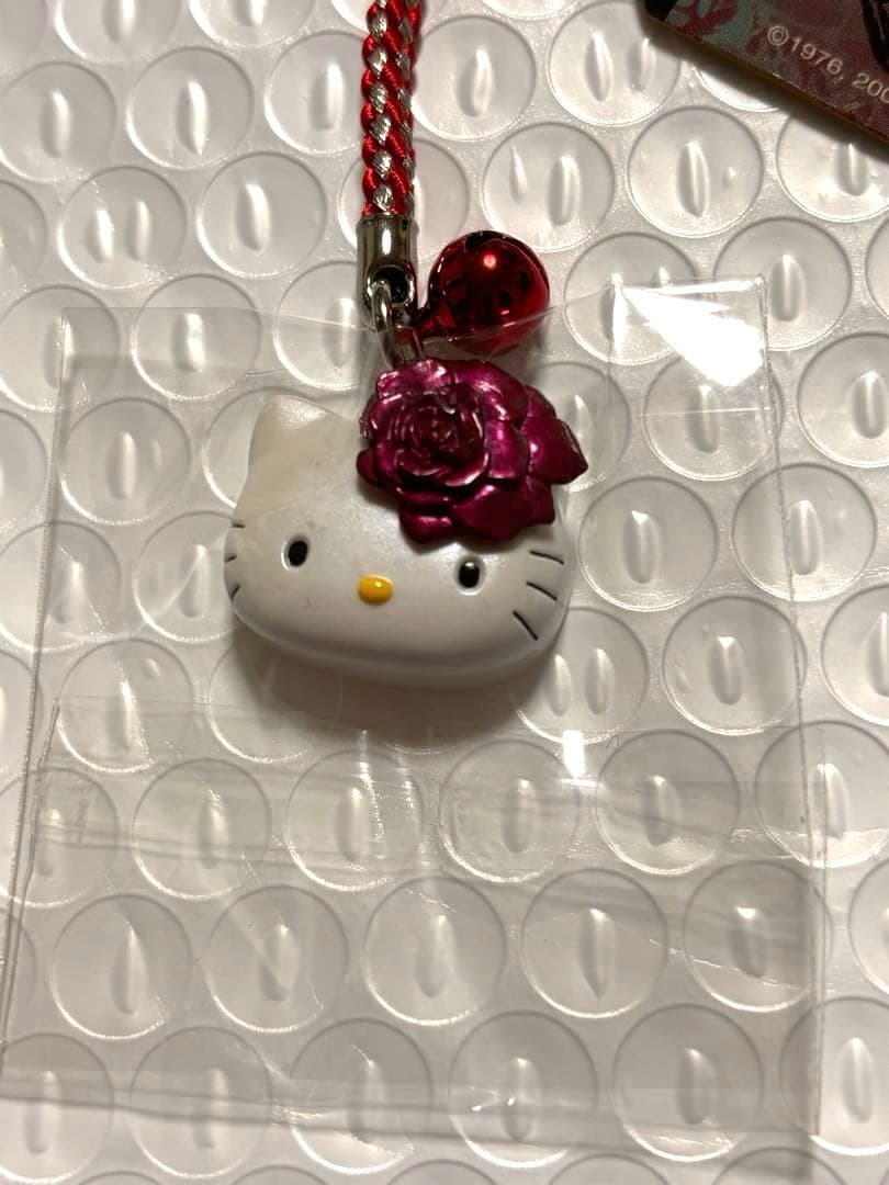 レア❣️未使用未開封❗️ハローキティストラップ2006 コサージュ