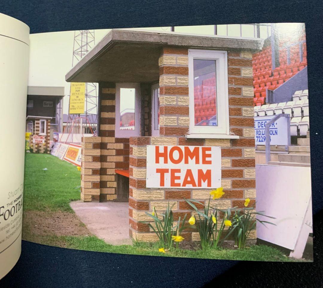 入手不可能MORE THAN A MATCH 郷愁の英国FOOTBALL写真集