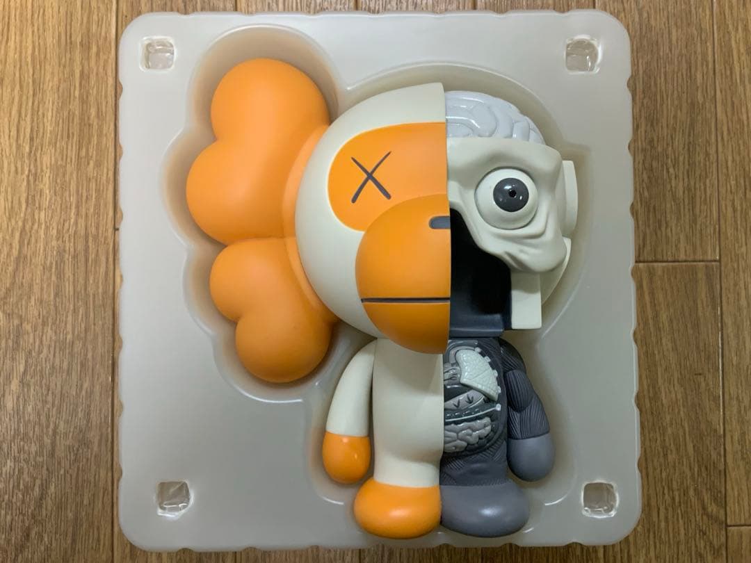Original Fake×KAWS MILO 人体模型フィギュア ホワイト