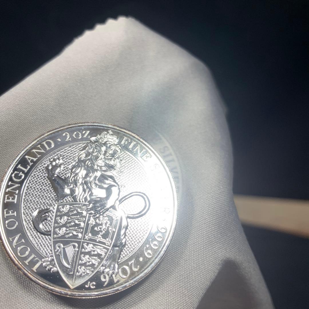 その5　純銀貨 2オンス クイーンズビースト　2016 ライオン・イングランド