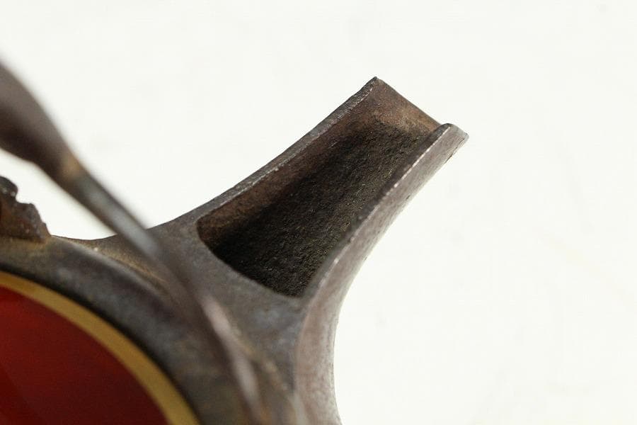 古鉄 持ち手 唐草 銀象嵌 瓶 注器 鉄瓶 銀摘 金縁朱塗蓋(K-XA812)