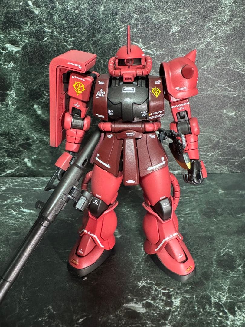 HG シャア専用ザクⅡ 塗装完成品　ガンプラ　ガンダム　塗装済