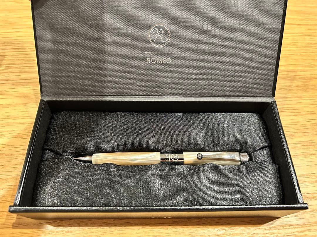 【新品未使用】ROMEO ロメオ ボールペン No.3 細軸 イタリアンベージュ