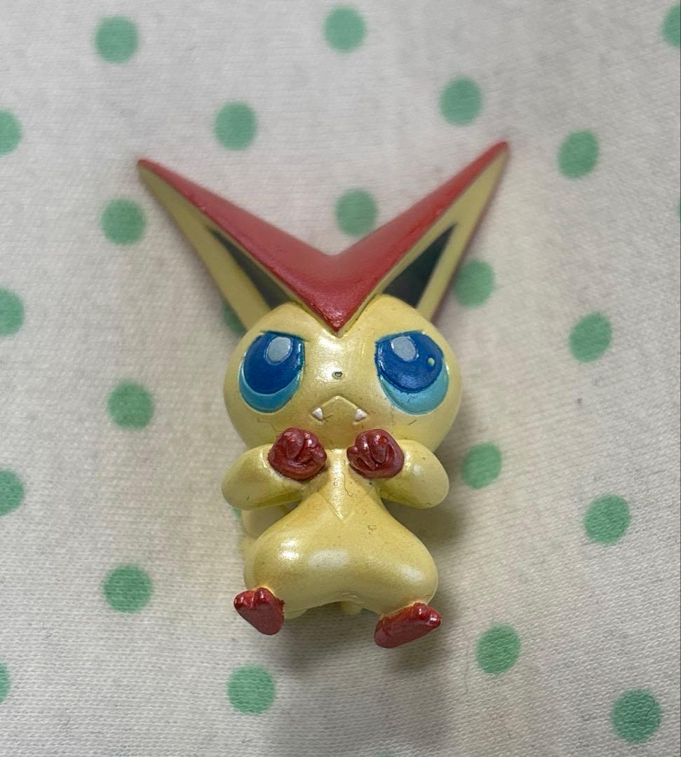 モンコレ　ビクティニ　レア