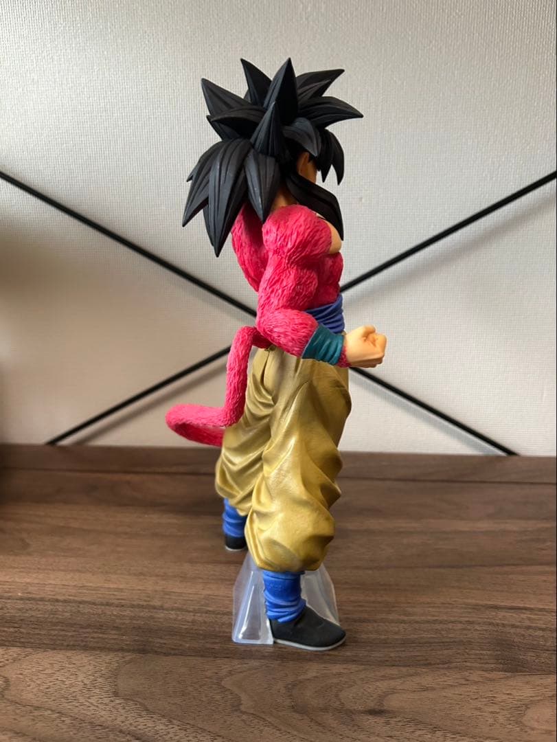 ドラゴンボール フィギュア 孫悟空GT超サイヤ人4 超サイヤ人3 黄金大猿