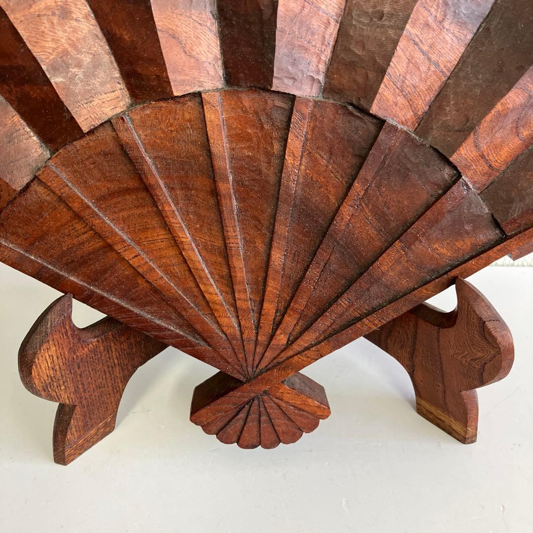 縁起物　硬質ケヤキ材製　扇形置物　約40cm×約27cm