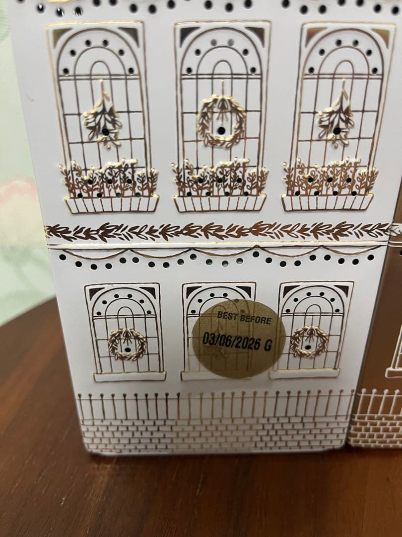 【M&S】2025クリスマス限定 ハウス型 ライトアップ缶　2缶セット