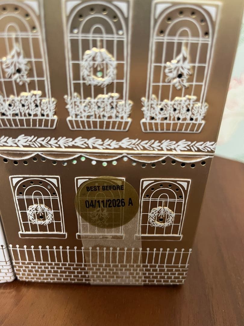 【M&S】2025クリスマス限定 ハウス型 ライトアップ缶　2缶セット