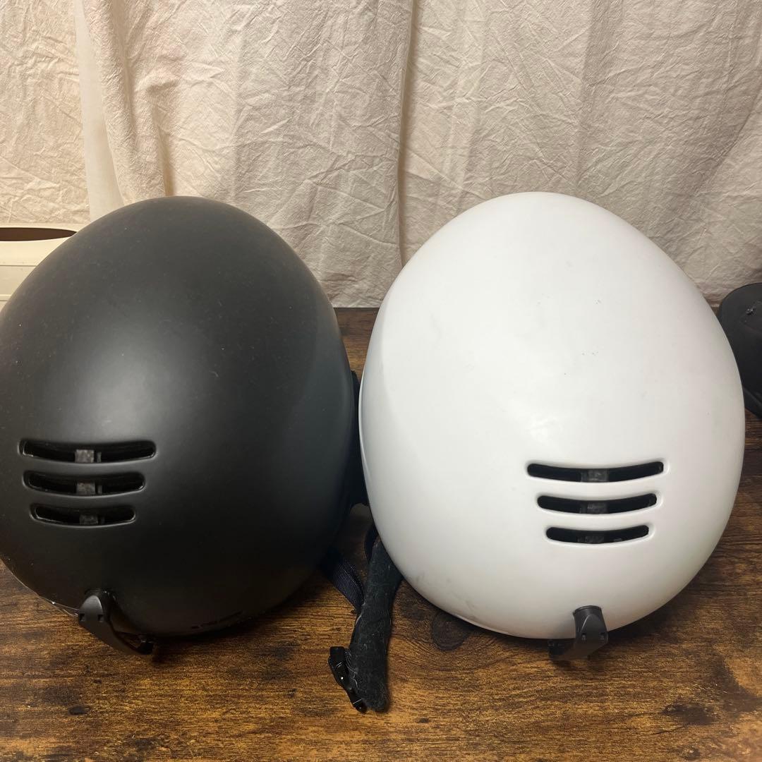 スノーボードヘルメット　Mサイズ　白　黒