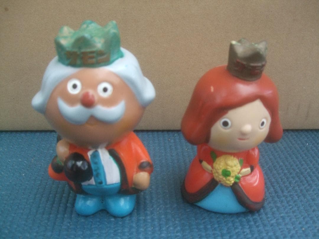 サモン★王様＆お妃さま★ ソフビ人形 ★貯金箱 ★2体セット