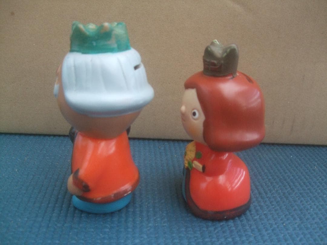 サモン★王様＆お妃さま★ ソフビ人形 ★貯金箱 ★2体セット