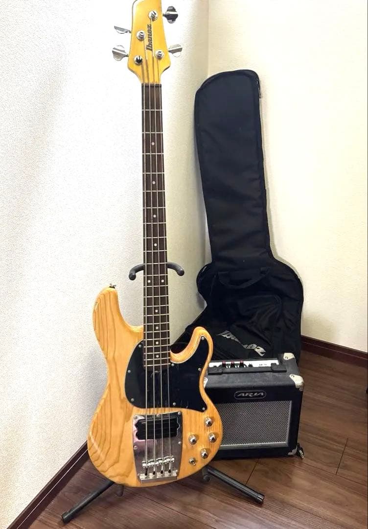 ベースとアンプのセット