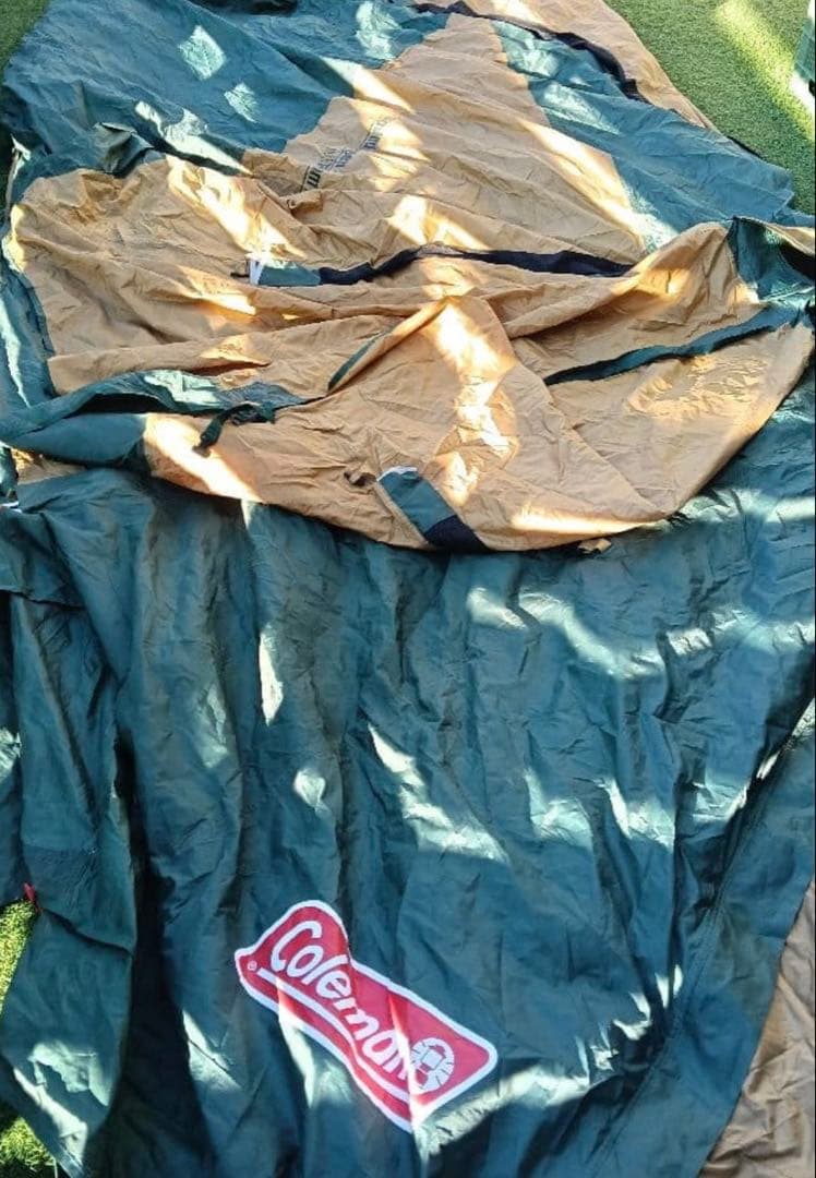 Coleman 2ルームドーム型テント 緑とベージュ