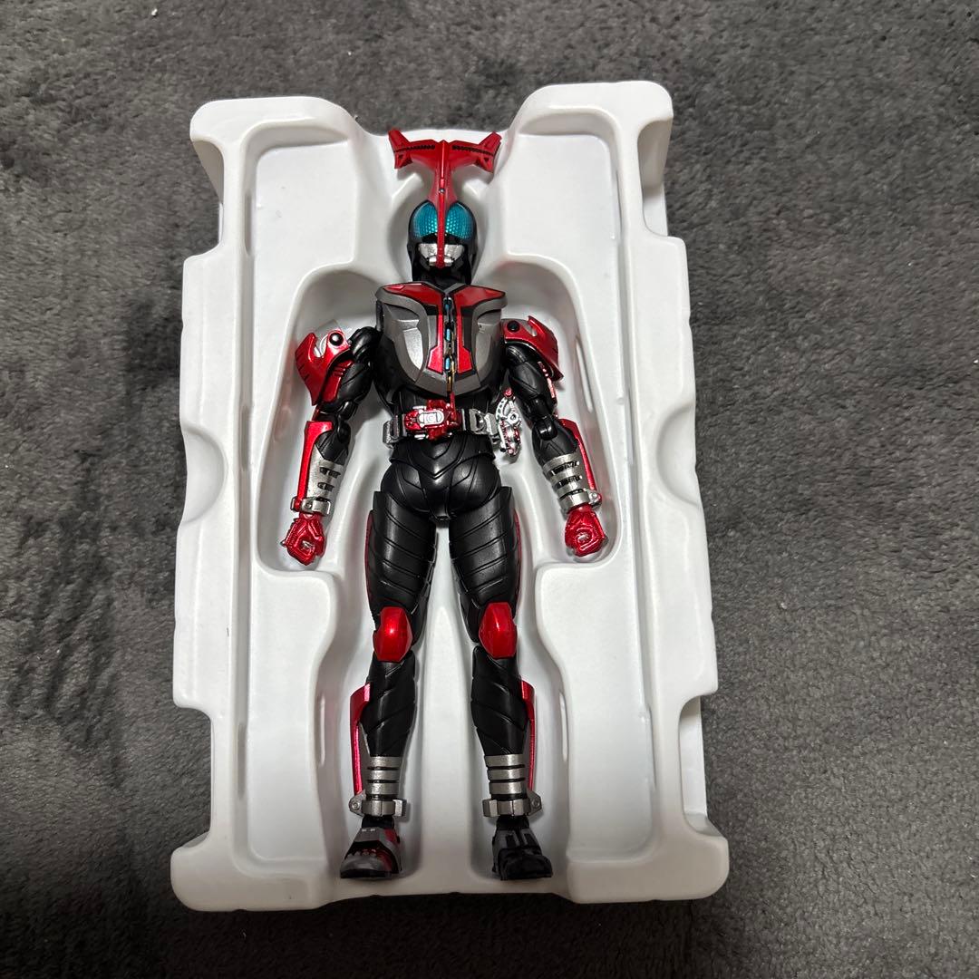 S.H.Figuarts 仮面ライダーカブト ハイパーフォーム 真骨彫製法