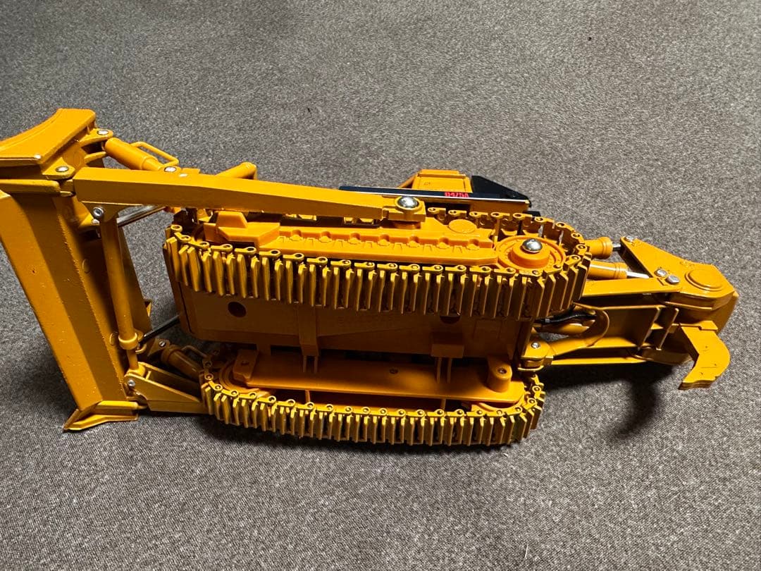 KOMATSU D 475A ブルドーザー　リッパーミニモデル　模型　重機