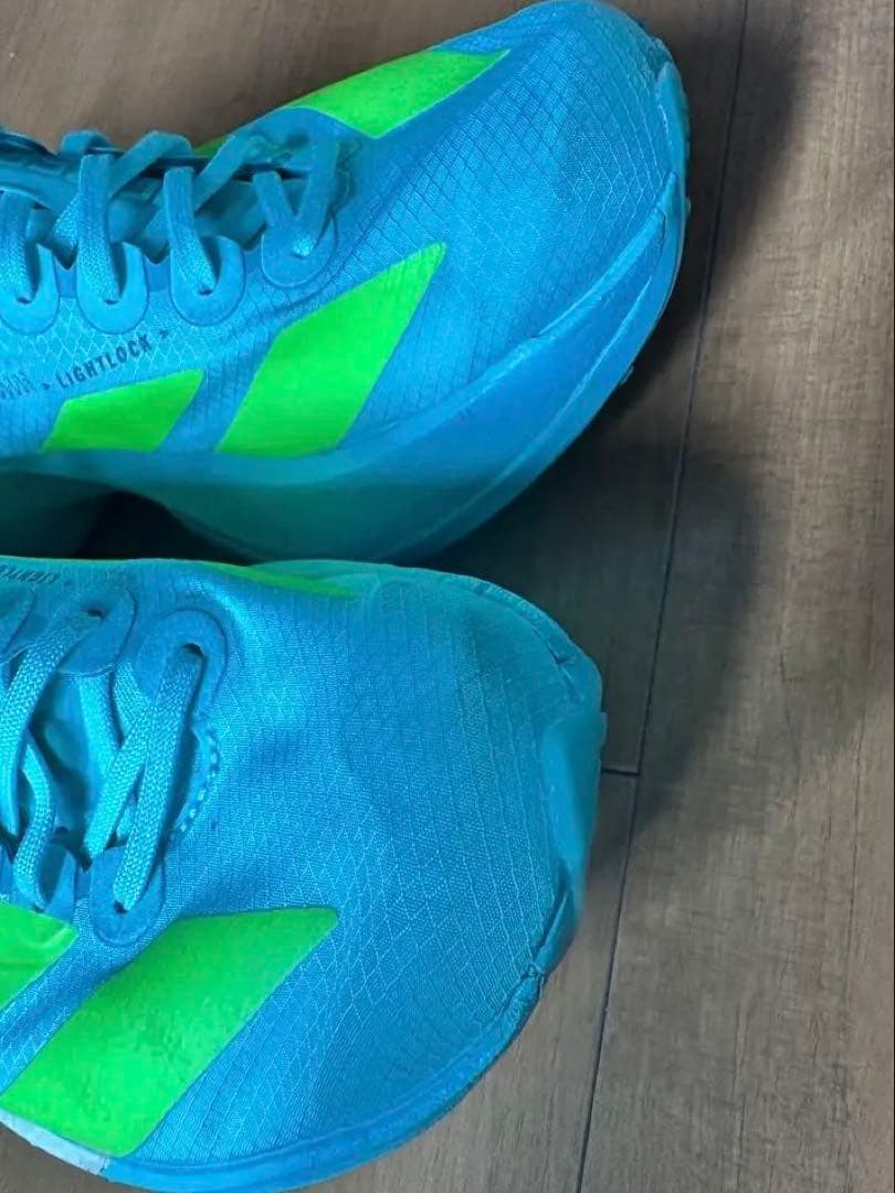 アディゼロ アディオス プロ 4