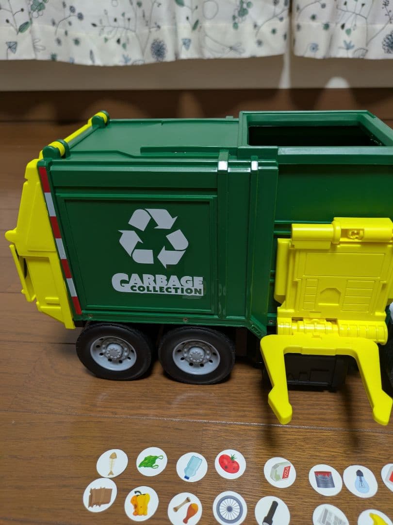 ごみ収集車 おもちゃ アメリカ Garbage Truck