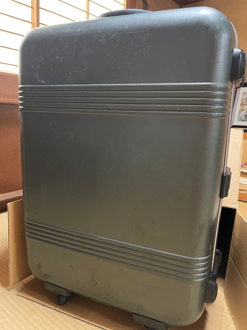 サムソナイト　samsonite スーツケース　82×59×28