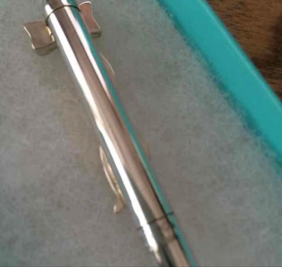 ティファニー リボンモチーフ ボールペン