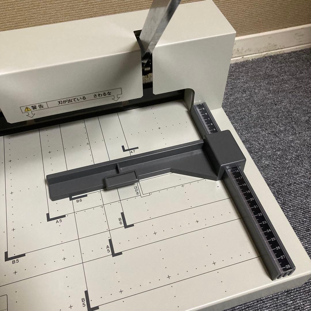 美品　PLUS PK-513L 手動裁断機　26-106