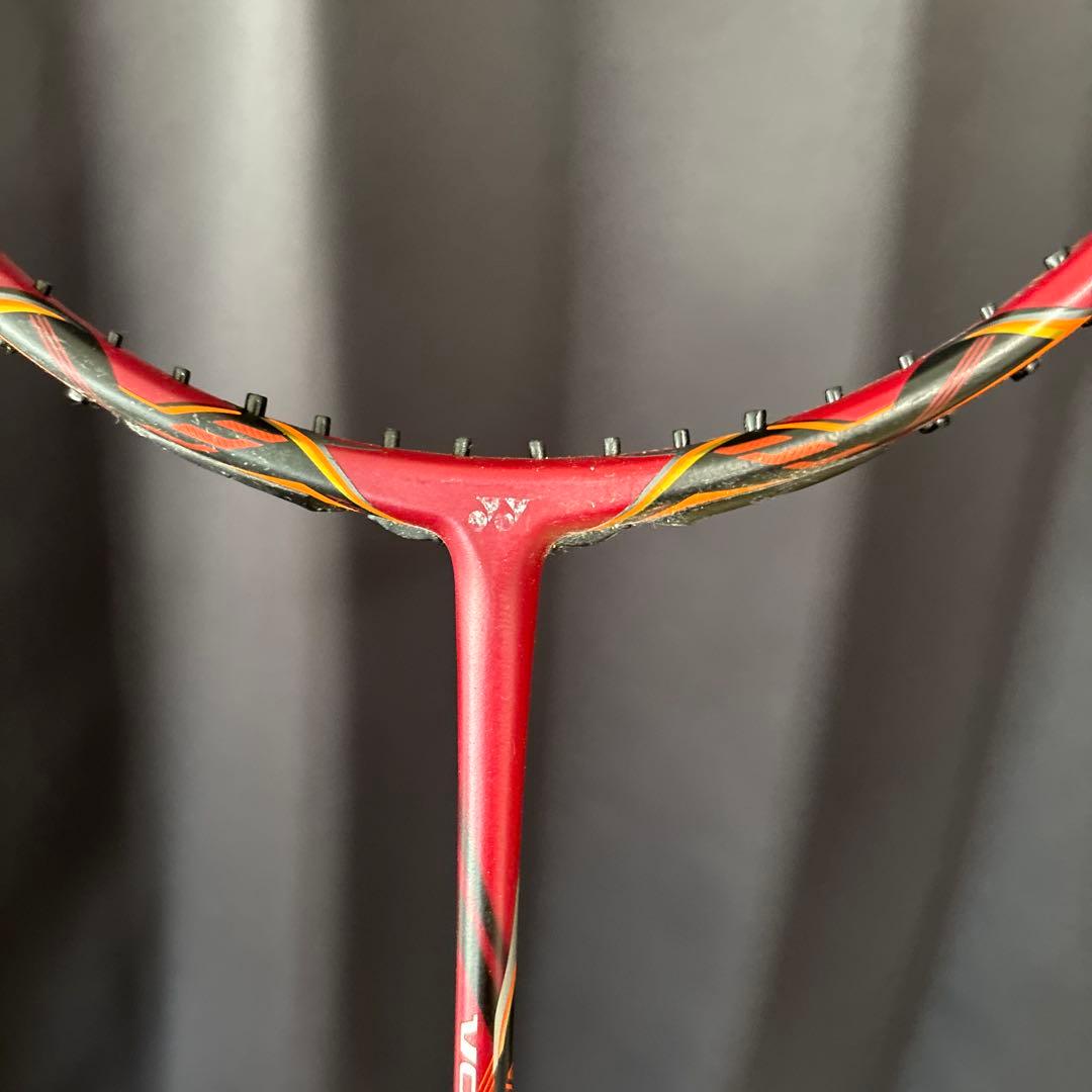 バドミントンラケット。 ボルトリック80イーチュン　3U 5です。