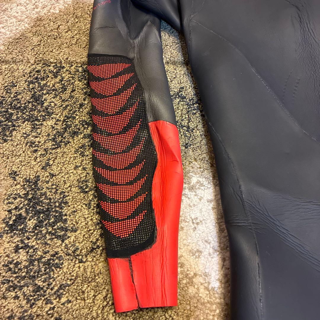 Zoneトライアスロン用ウェットスーツ メンズSM(現在はS〜XS相当)