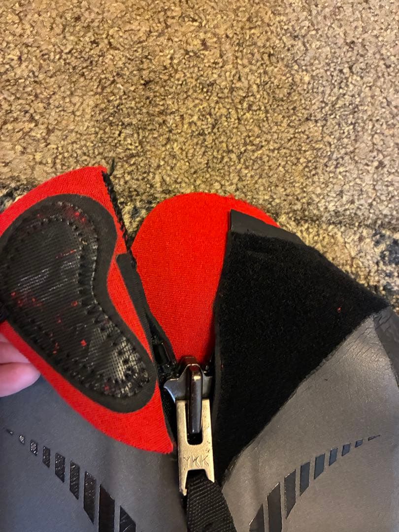 Zoneトライアスロン用ウェットスーツ メンズSM(現在はS〜XS相当)