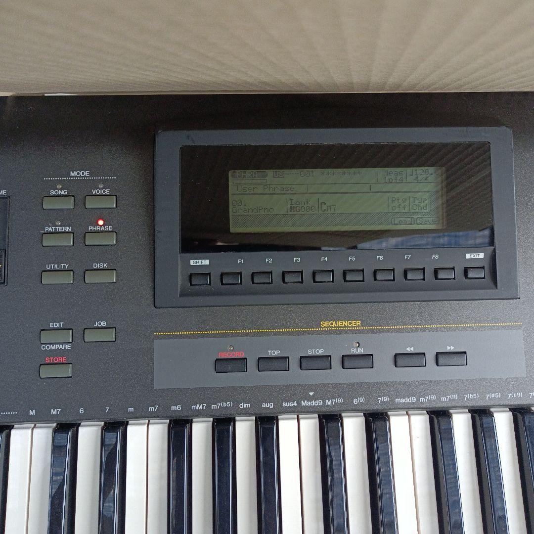 Yamaha QS300 シンセサイザー　本体のみ