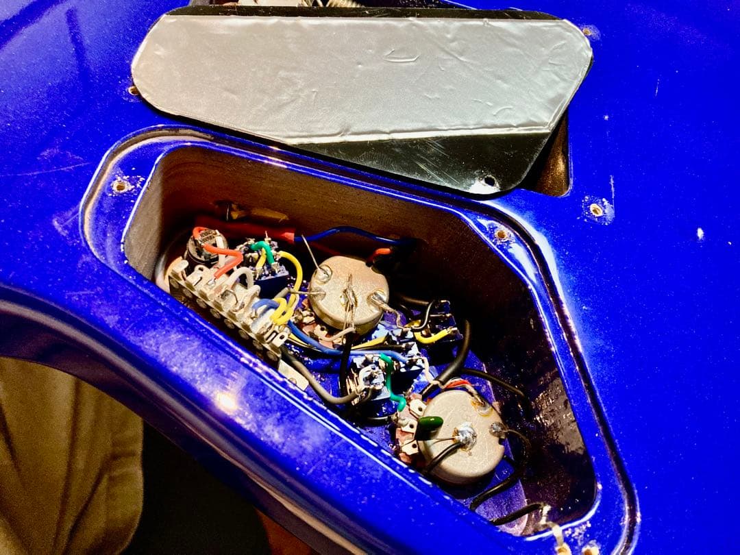 ☆ 花梨☆ 美品　改造で新機能満載　FERNANDES SSH ST