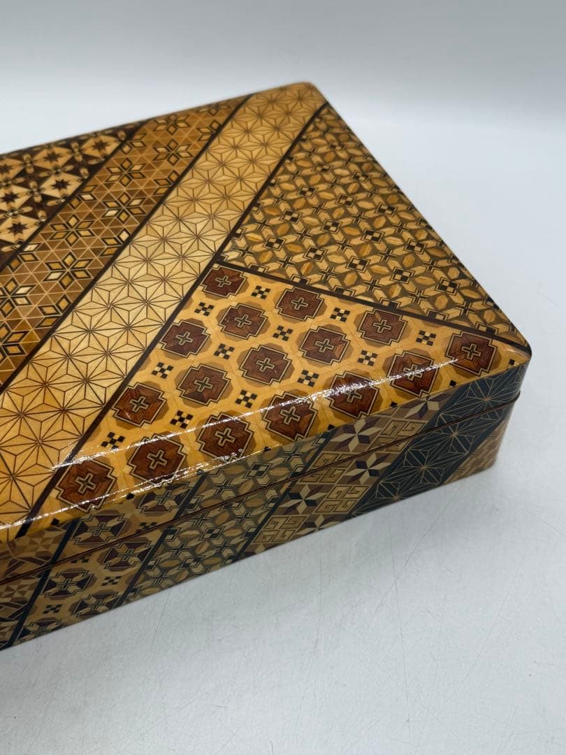 美品　寄木細工　収納箱　送料込み251020