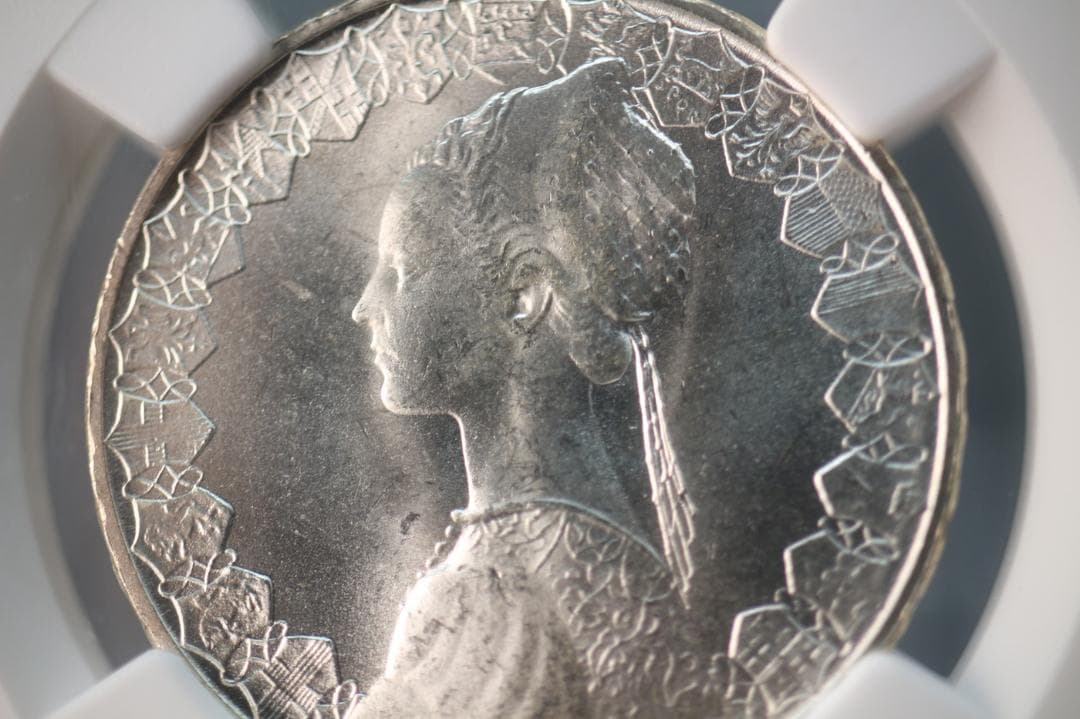 イタリア 1966年 500リラ銀貨 ルネサンス風の女性胸像 シルバー