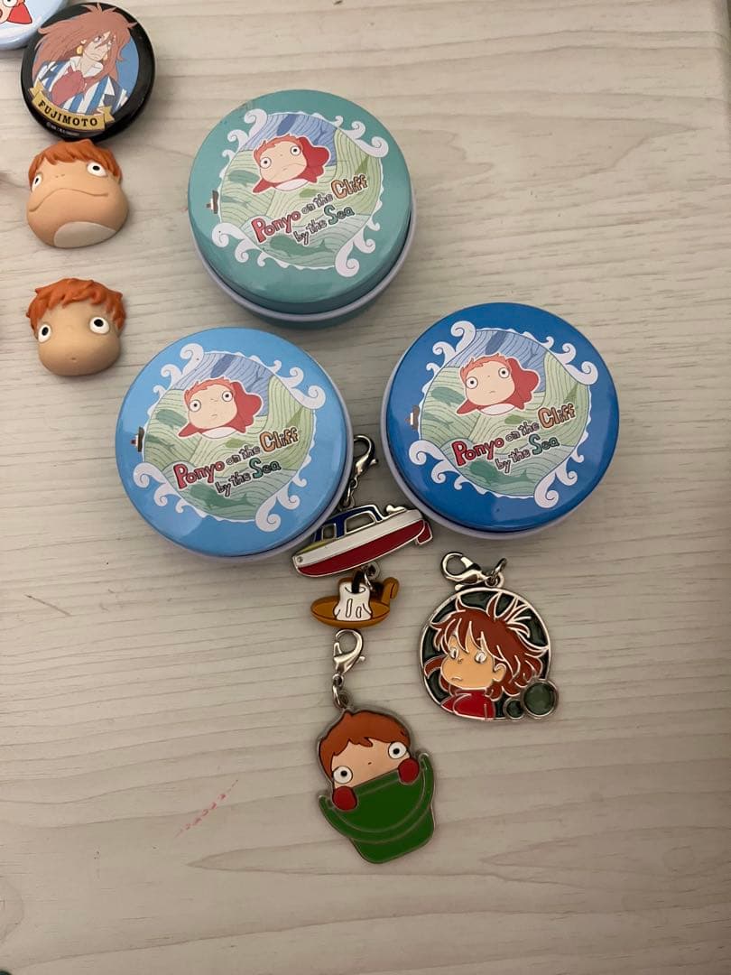 崖の上のポニョ　マグネット　チャーム　缶バッジ　キーホルダー