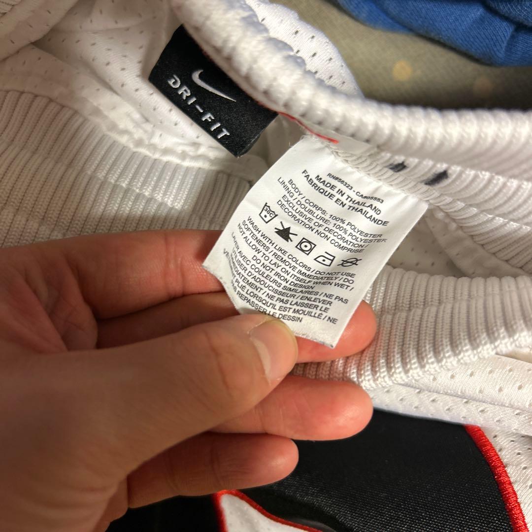 NIKE エアモアアップテンポ（モアテン）ハーフパンツ