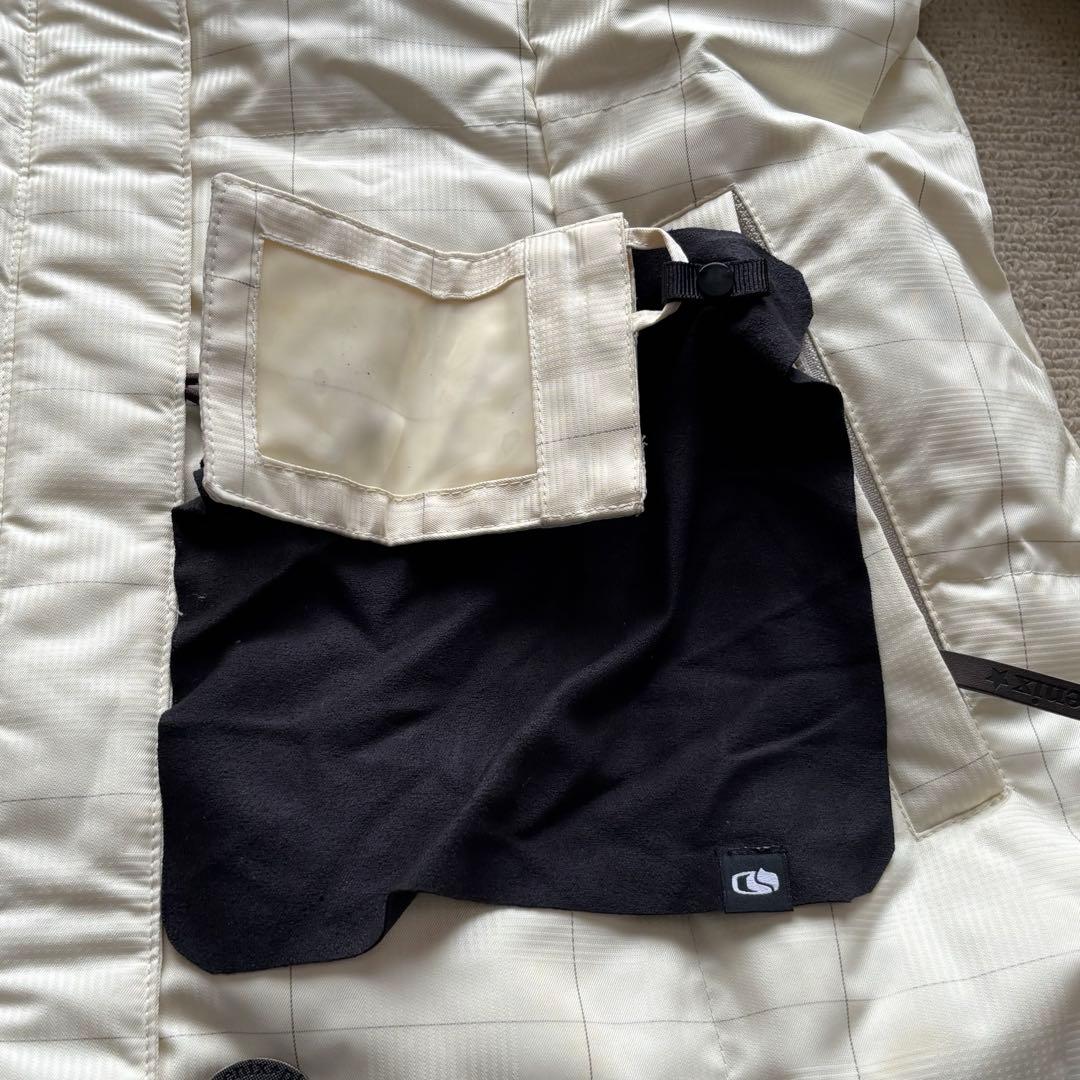 PHENIXホワイトジャケットとライトページュのパンツセット