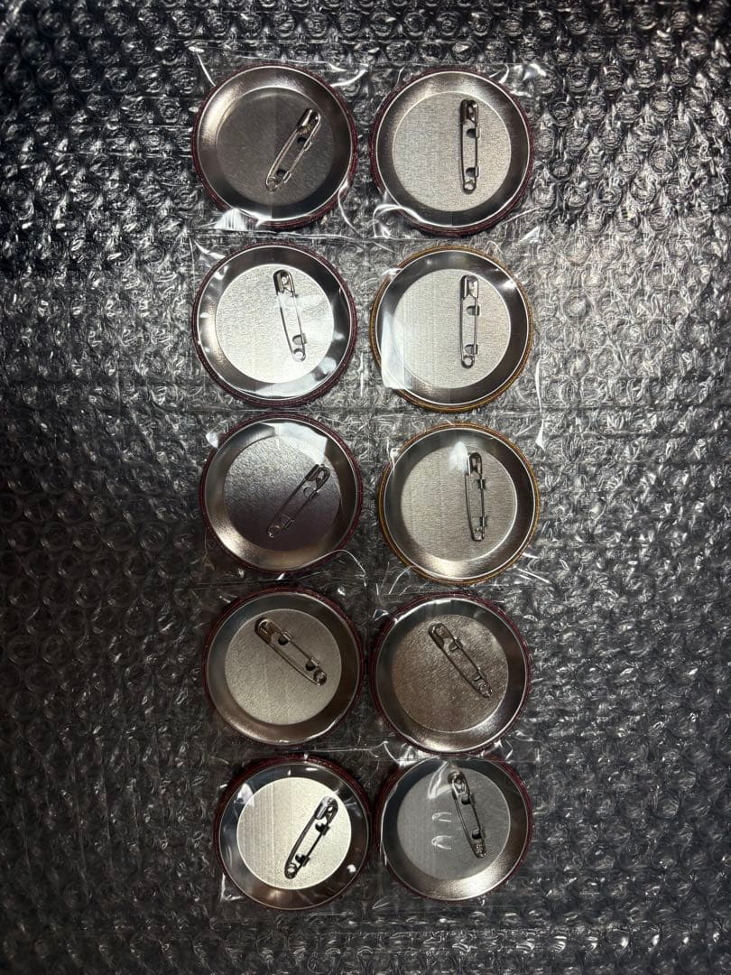 アイカツ イオン限定 缶バッジ 星宮いちご チェスクッキー チョサブレ