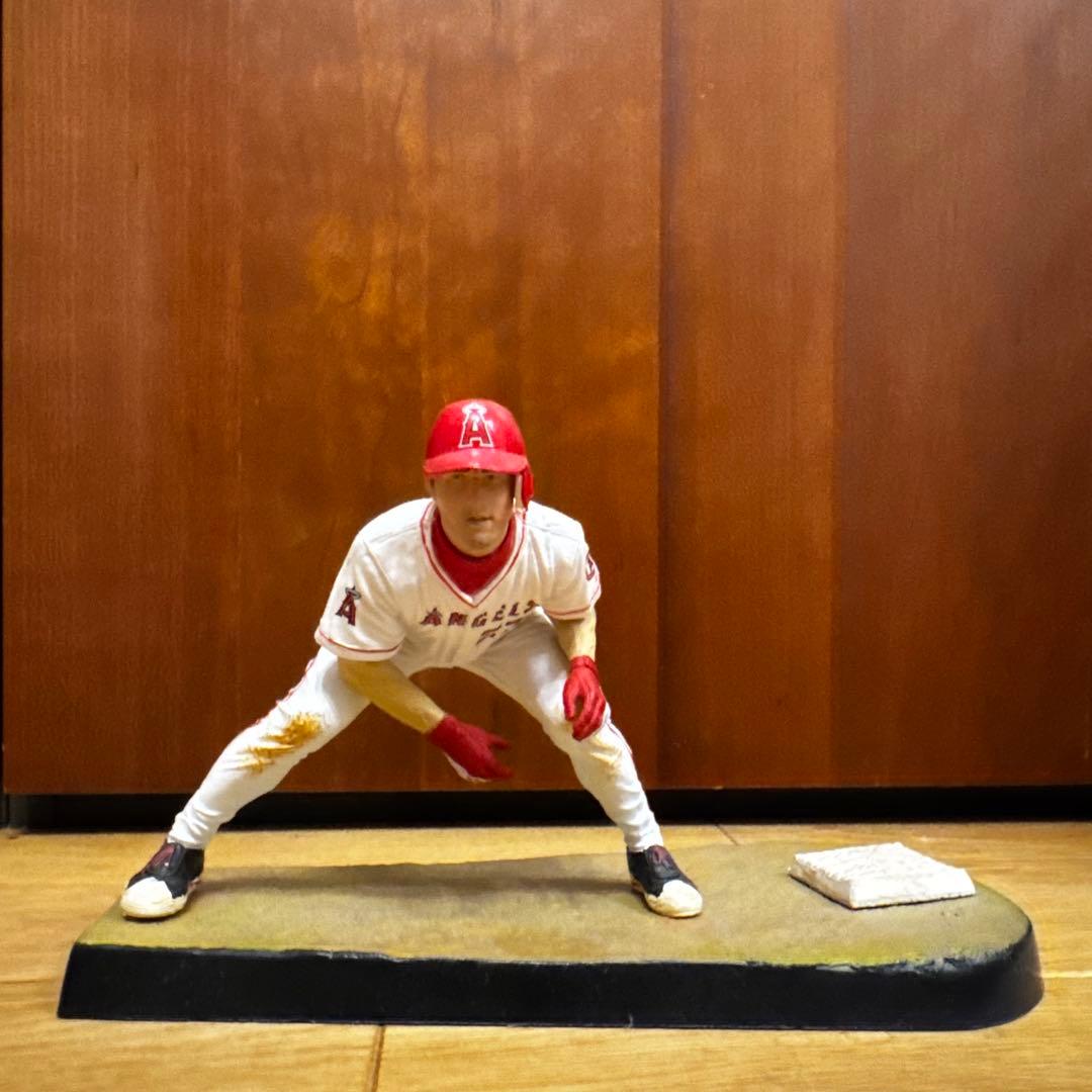 トラウト フィギュア 27番 エンゼルス　マクファーレン