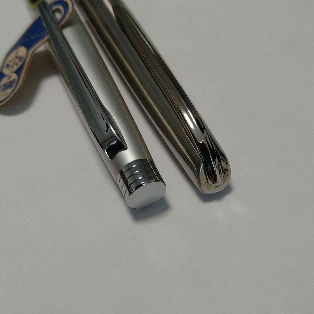 パイロット　シルバー色　ペンシル　ノーマルとプラチナムアングル（ボディノック）