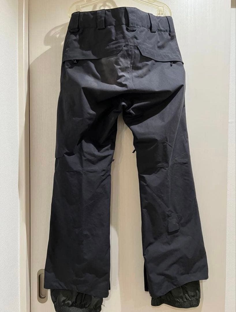 だ*ご様 Barton ak 最高級ライン　スノーボードパンツ　Mサイズ