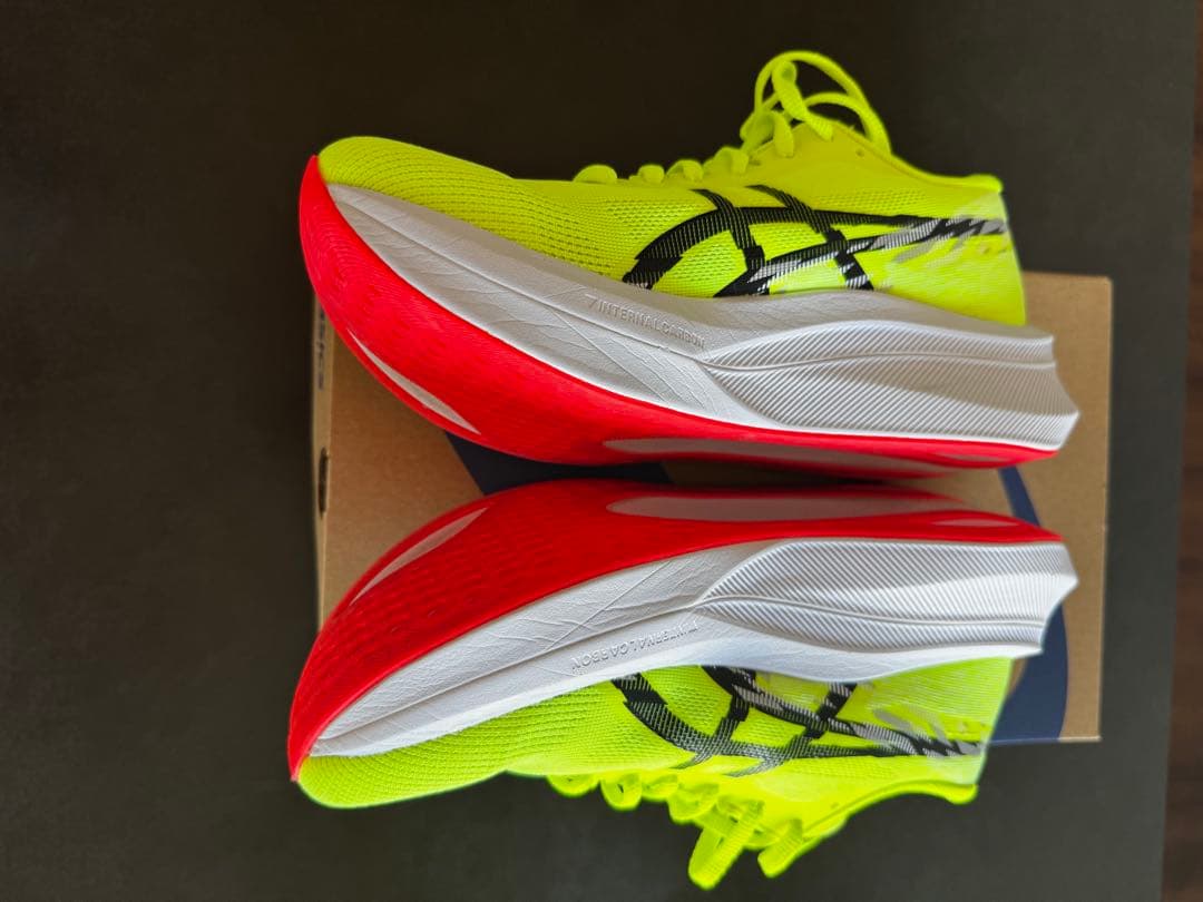 ASICS FF Turboランニングシューズ　24センチ