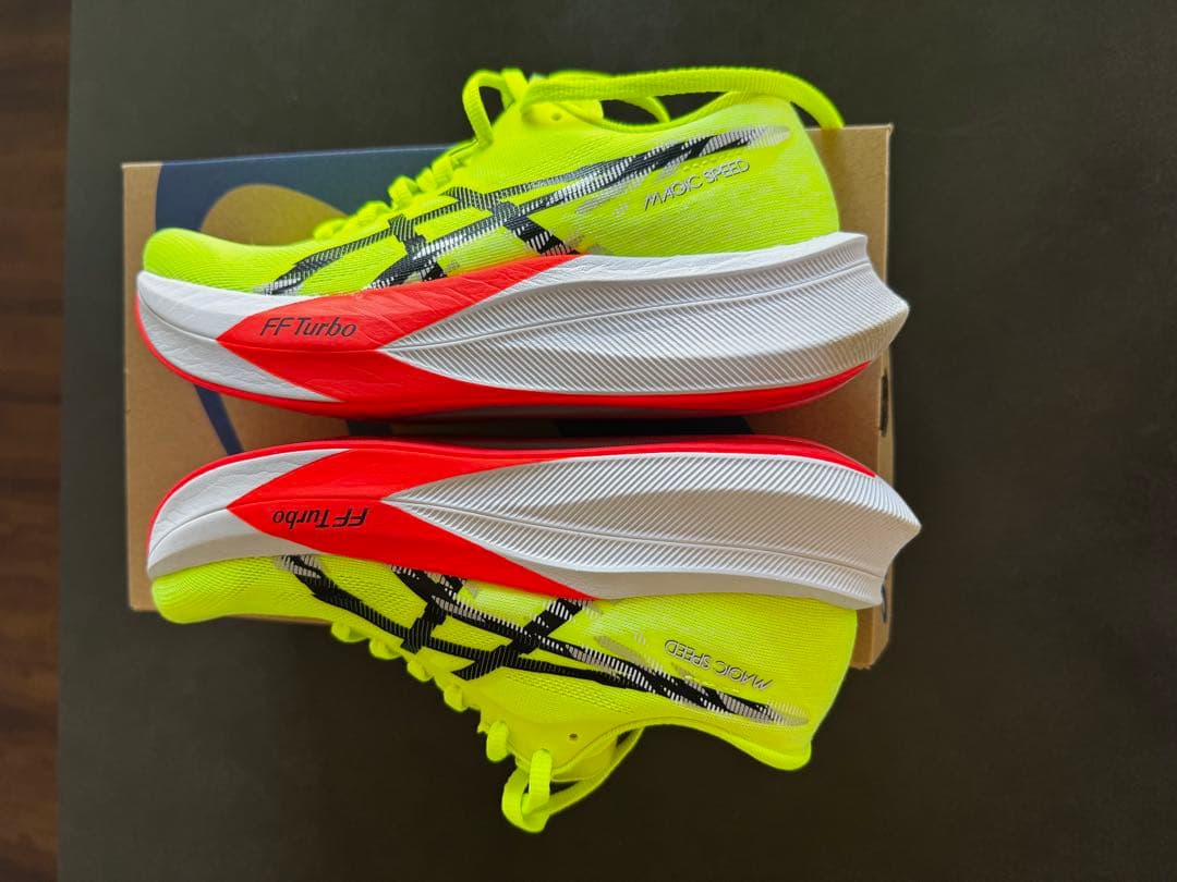 ASICS FF Turboランニングシューズ　24センチ