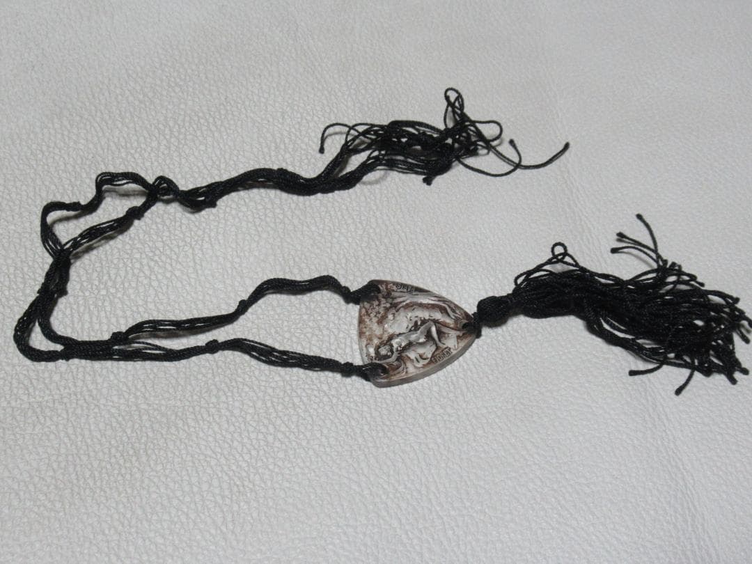 美品1924年作定価22万◆ネ・ラリック『FIORET』ペンダント 黒パチネ彩色