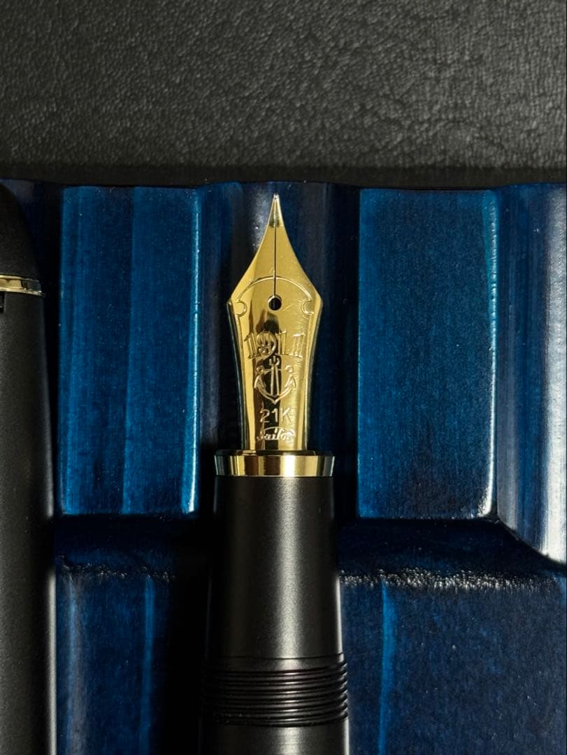 セーラー 万年筆 プロフィット21 旧型 梨地(マットブラック) MF(中細)