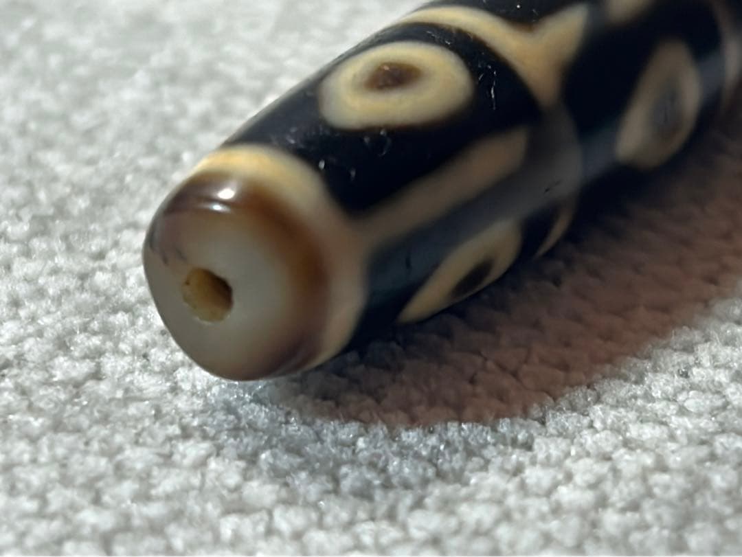 上肯天珠　仏心九眼天珠　2／送料込　匿名発送／チベット　天珠