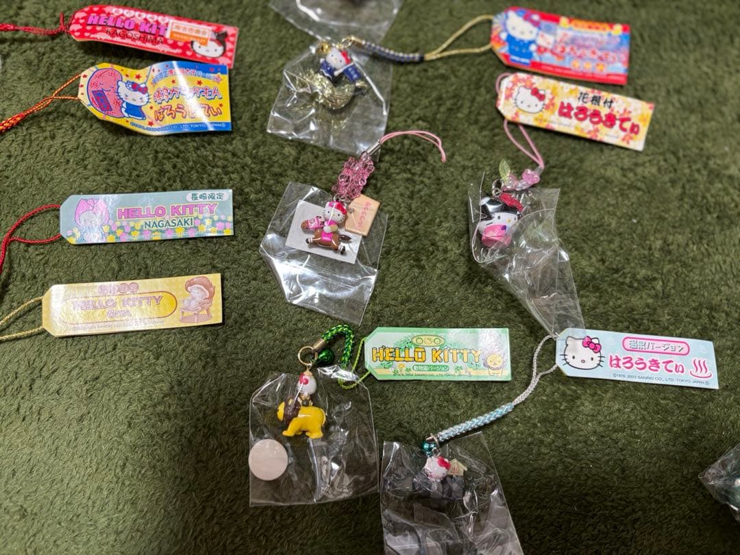 ご当地キティ　根付け　チャーム　未使用　32個　2000年代　キティストラップ