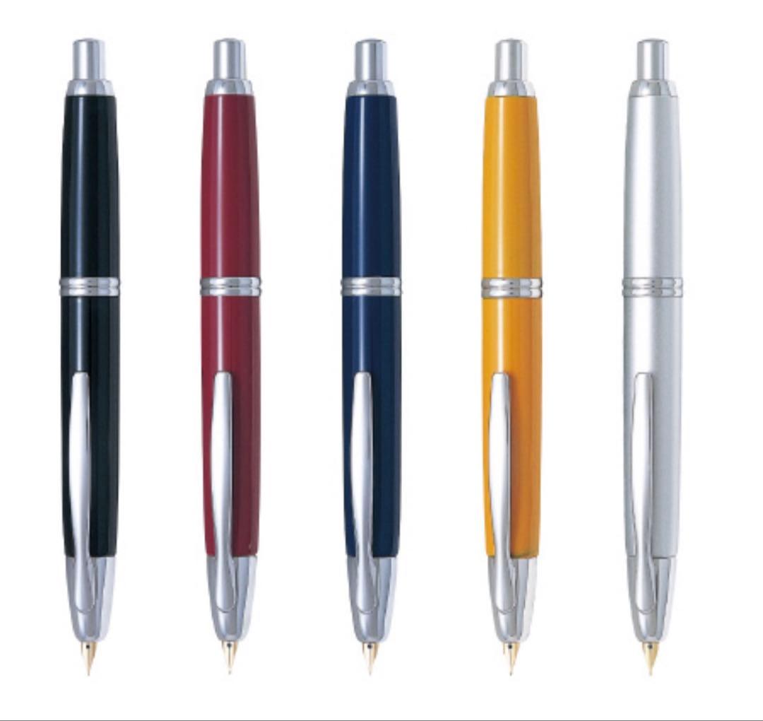 新品未使用　PILOTのキャップレス万年筆、ブラックインク付き、保証書あり。