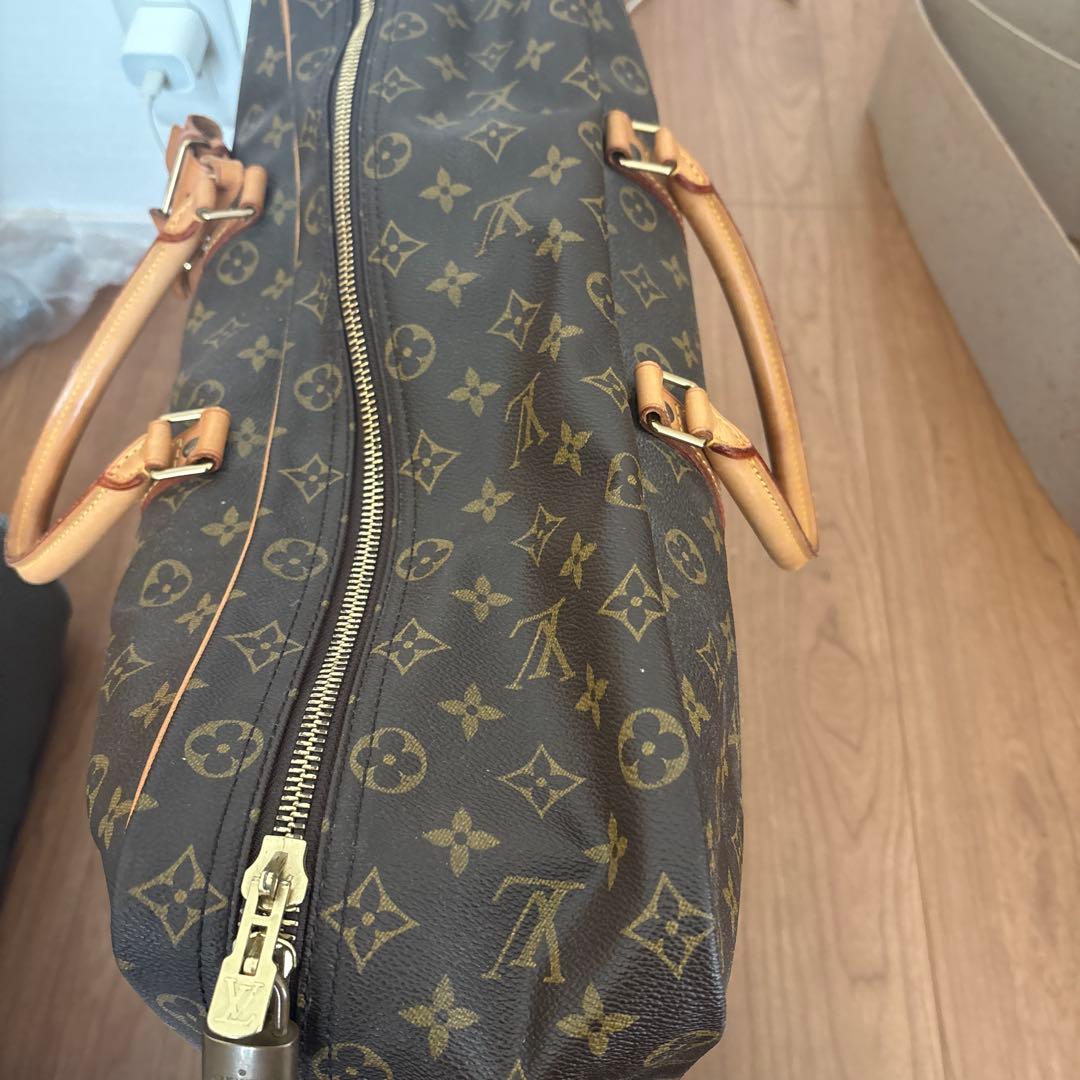 LUISVUITTONシリウスモノグラム※2回のみ使用。長期保存のため中汚れあり