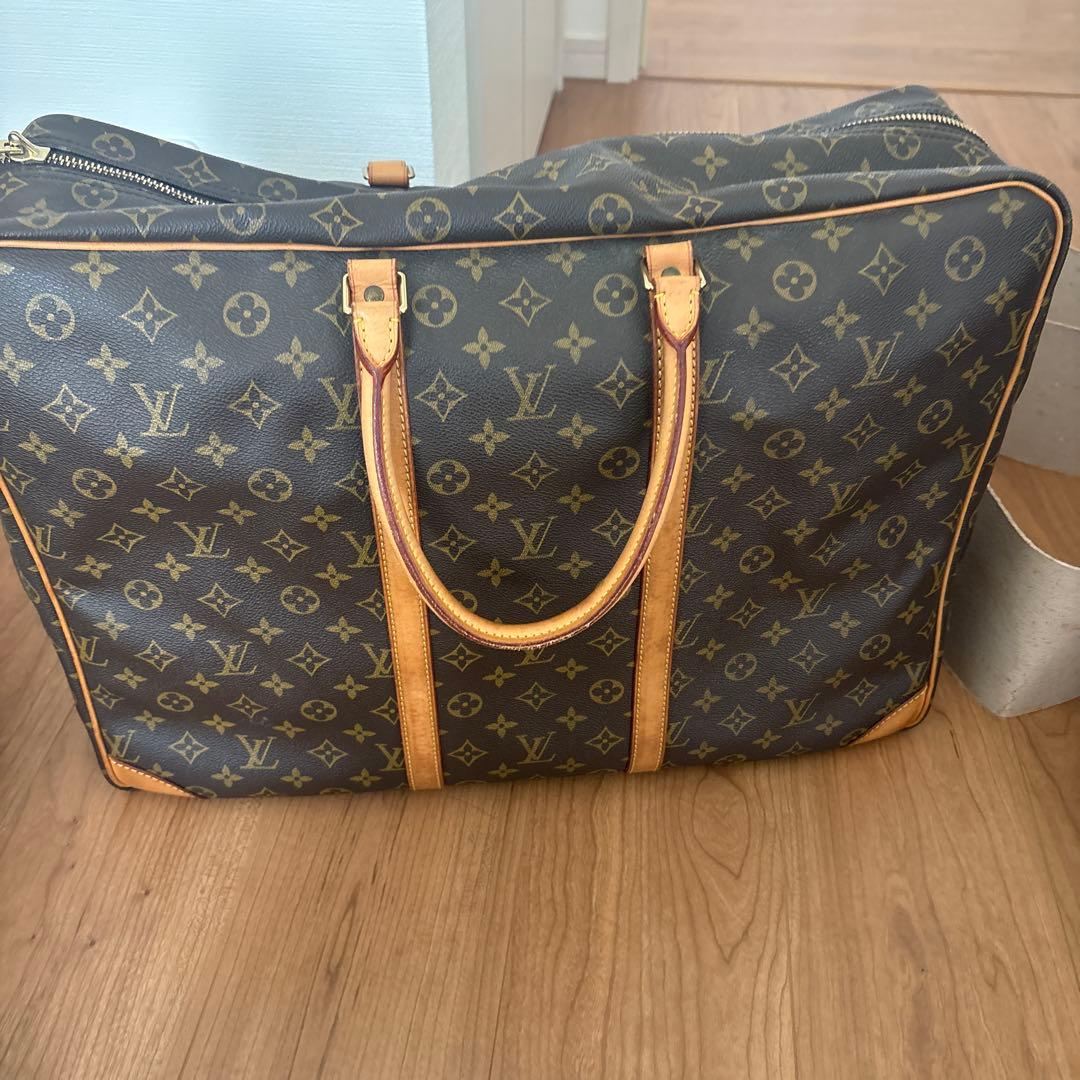 LUISVUITTONシリウスモノグラム※2回のみ使用。長期保存のため中汚れあり