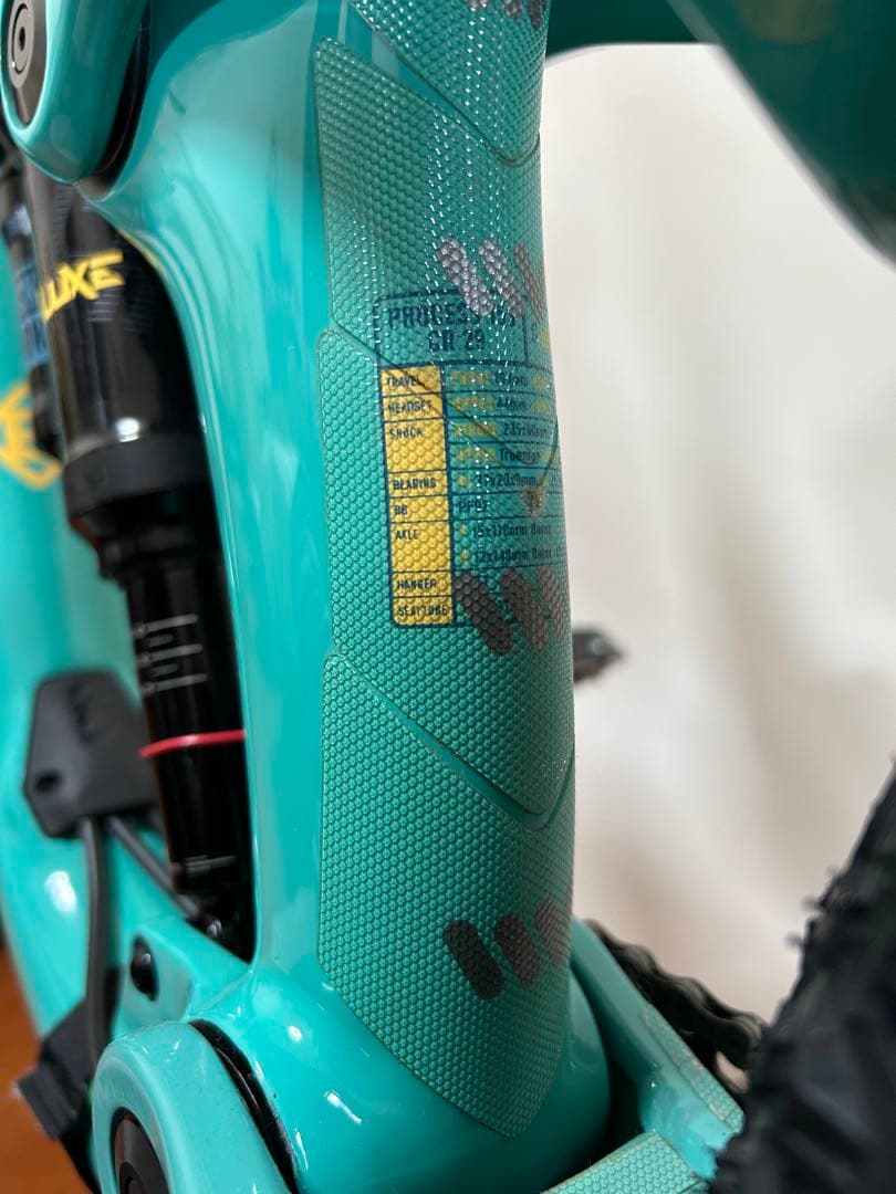 極上美品　カーボン　kona ダウンヒル　PROCESS 153 CR 29