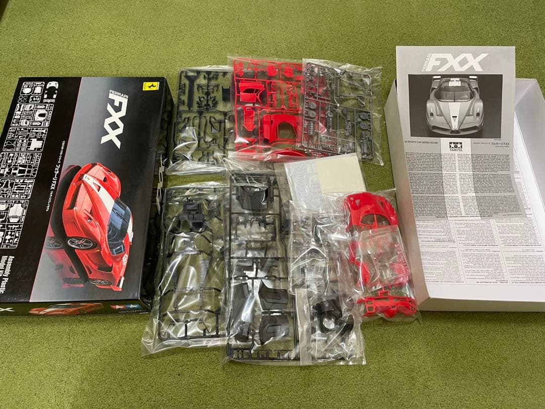 タミヤ 1／ 24 フェラーリ FXX24292プラモデル